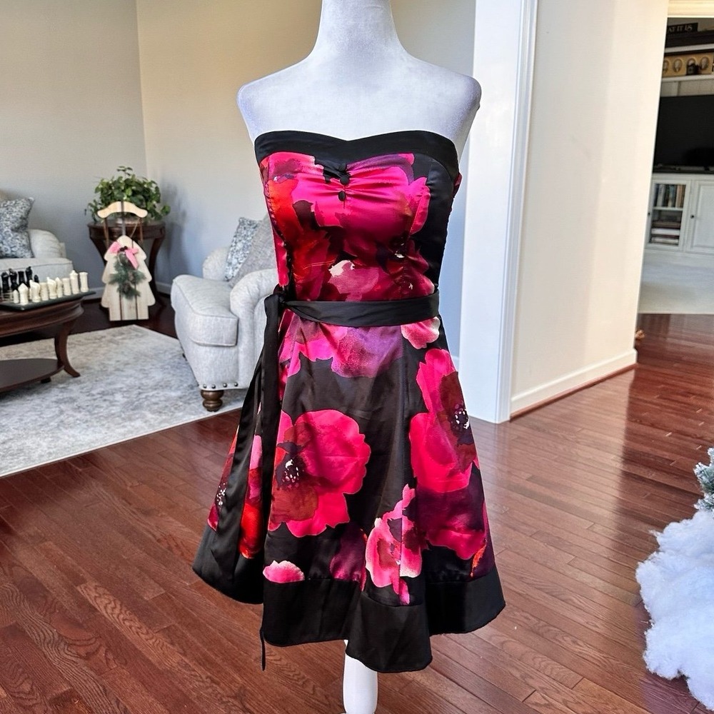 2000s Speechless Black Red Floral Roses Strapless w Belt Satin Cocktail Dress